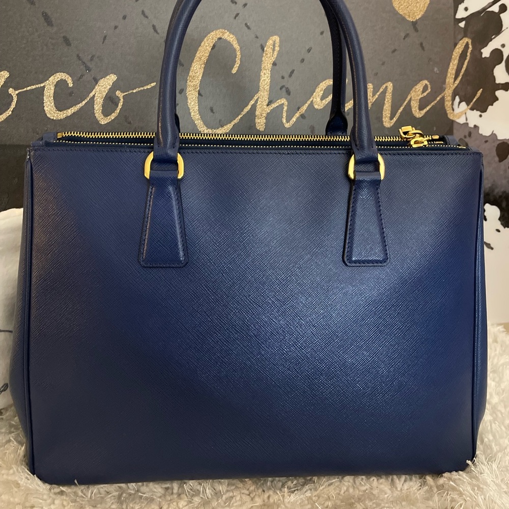 ❌SOLD❌PRADA - Picture 7 of 16